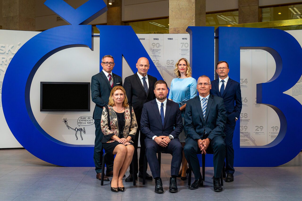 MMF varuje ČNB Zvyšte úrokové sazby, riskujete inflační pohromu